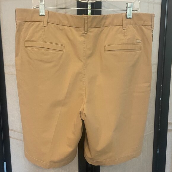 Men's Izod Relaxed Fit Shorts 36" x 9.5" - Picture 5 of 6